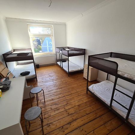 Kleines Zimmer Fuer Bis Zu 6 Personen เอสเซน ภายนอก รูปภาพ